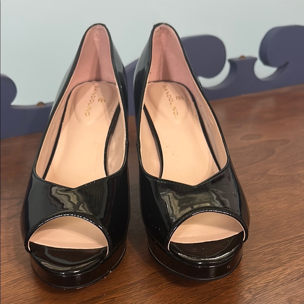 Bandolino Peep Toe Pump